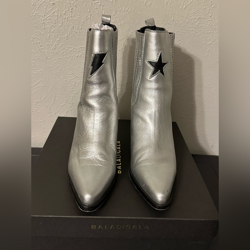 Leather Silver Boots - Baladigala Lyra